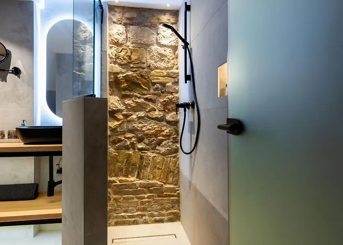 Apartament Deluxe Dino & *