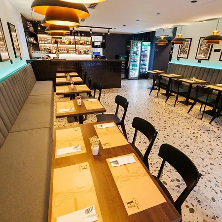 Deluxe Dino & Задар