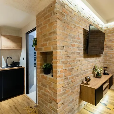 Апартаменты Deluxe Dino & *