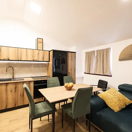 Deluxe Dino & By Adex Travel Apartment
