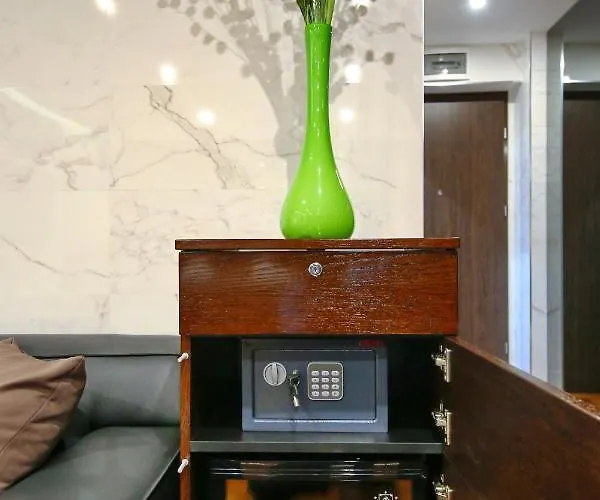 Апартаменты Deluxe Dino & *