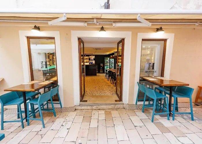 Deluxe Dino & Апартаменты